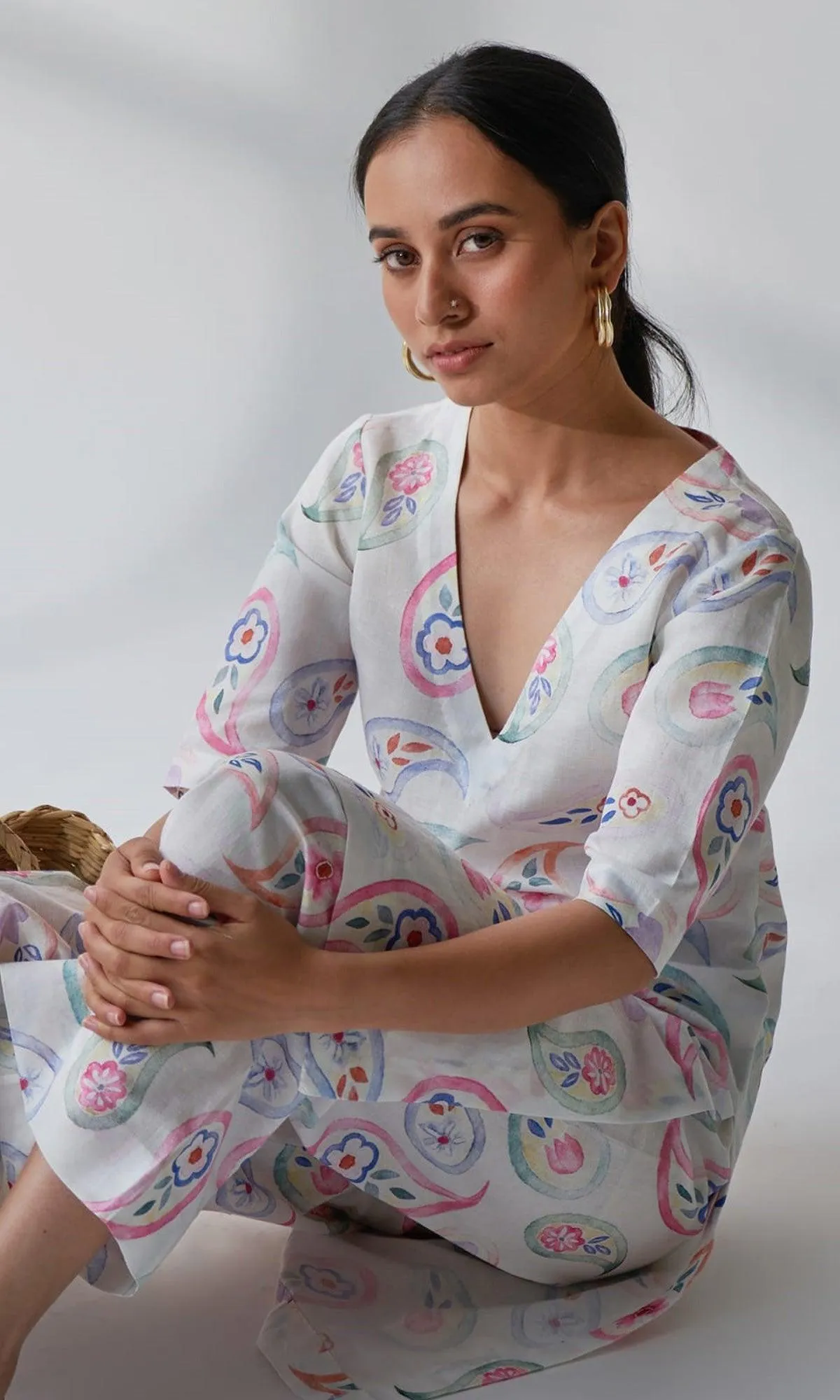 Layla - V Neck Kurta Set - Set Of 2