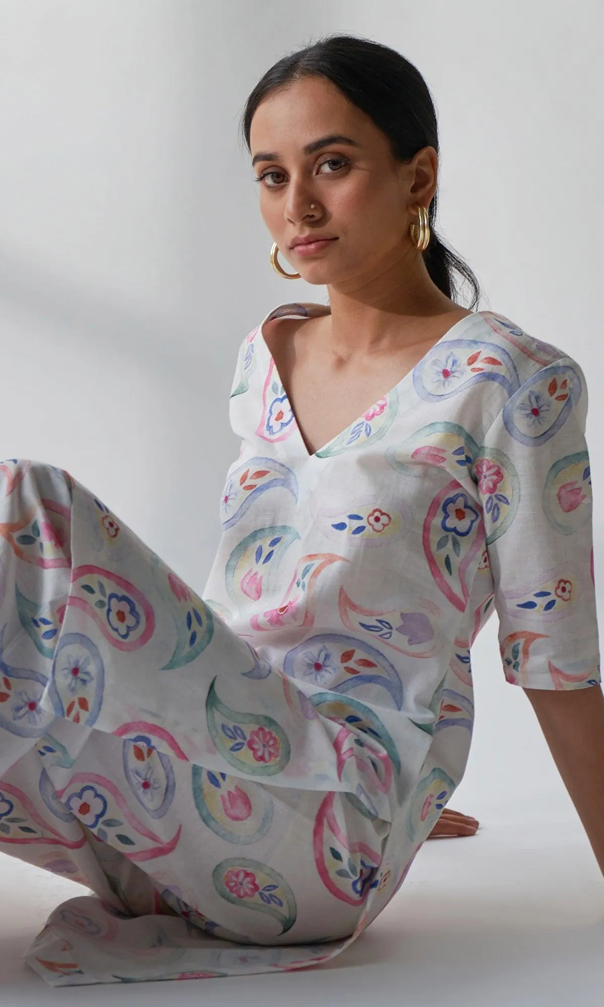 Layla - V Neck Kurta Set - Set Of 2