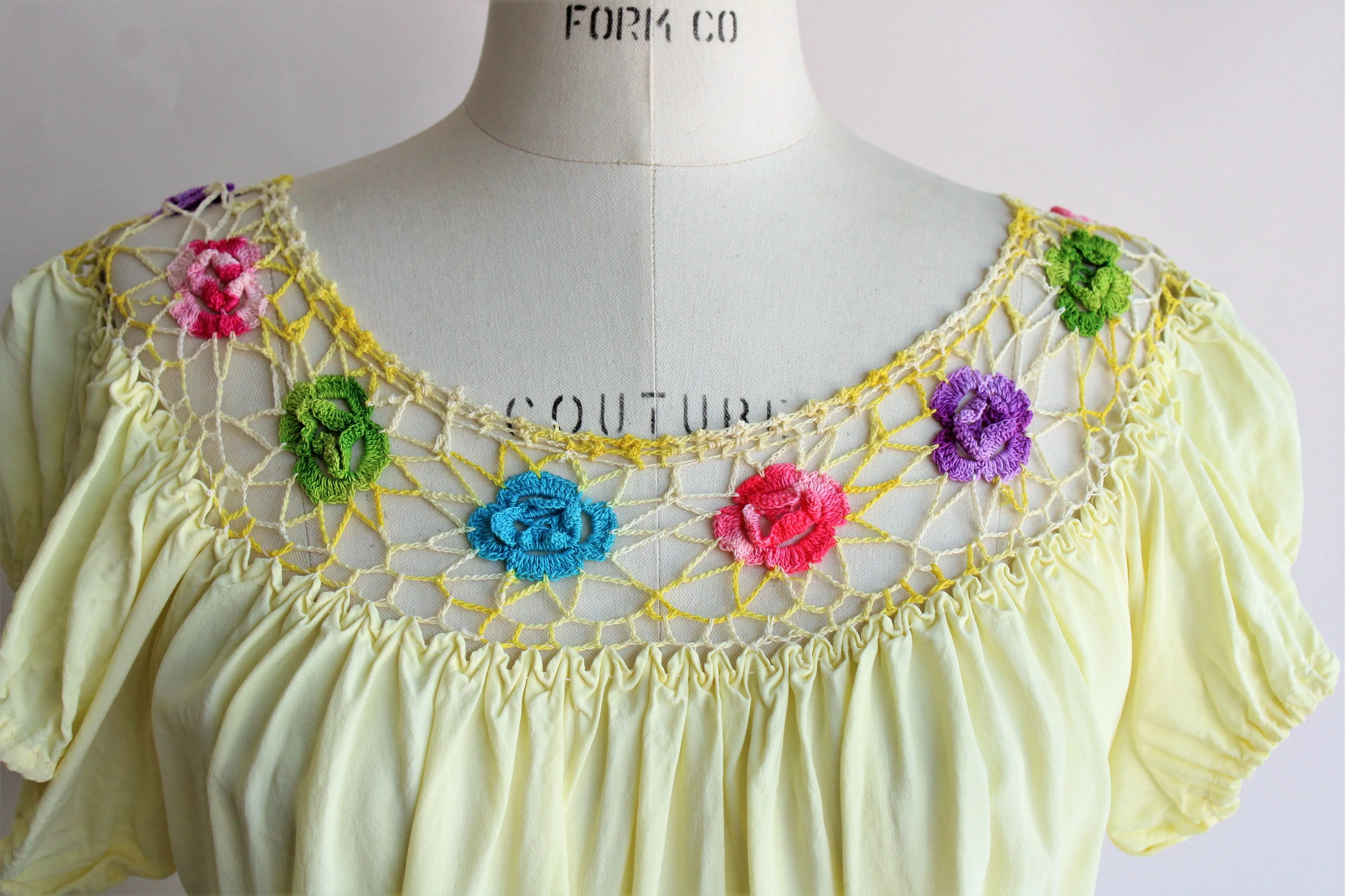 Vintage 1940s 1950s Yellow Peasant Blouse with Floral Trim