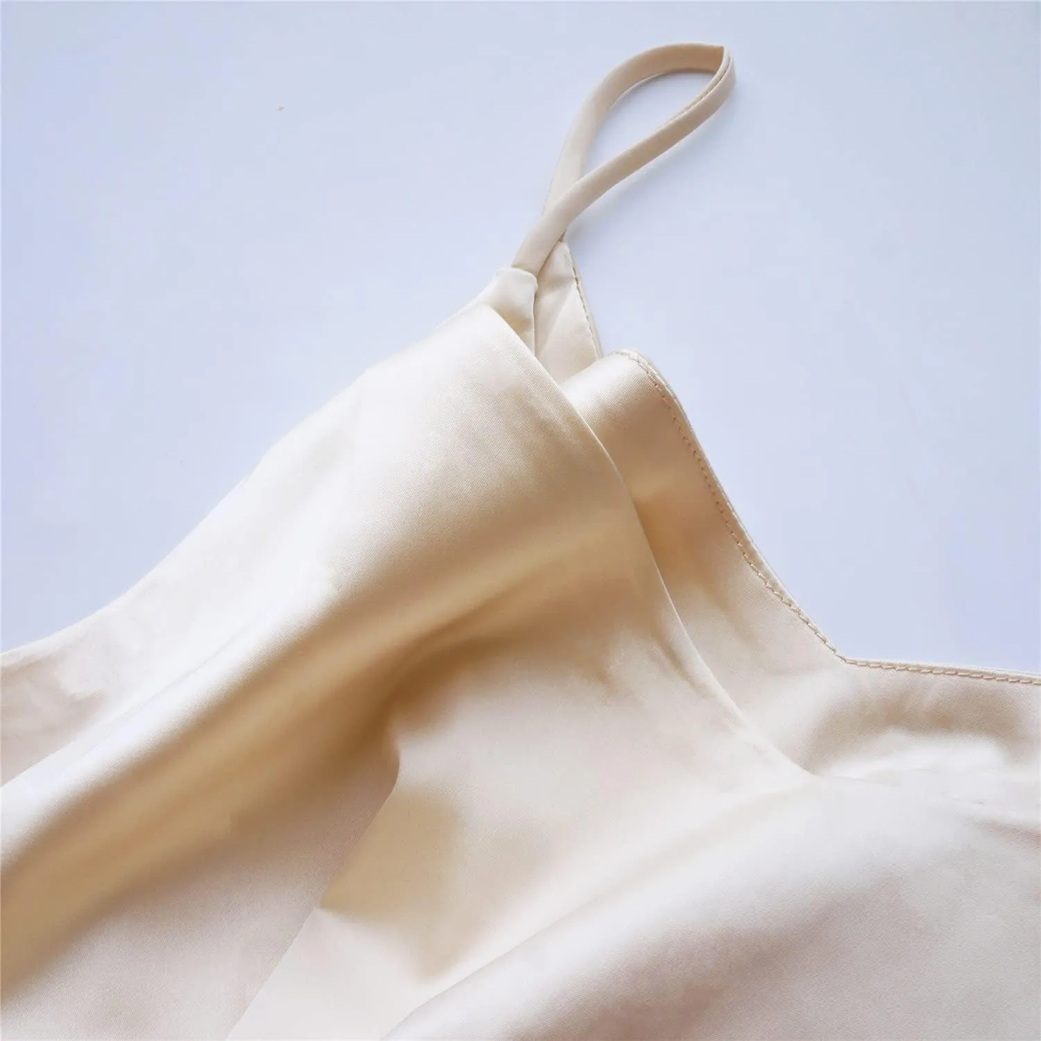 Wantschun Womens Silk Satin Camisole Cami Plain Strappy Vest Top T-Shirt Blouse Tank Shirt V-Neck Spaghetti Strap XS-4X