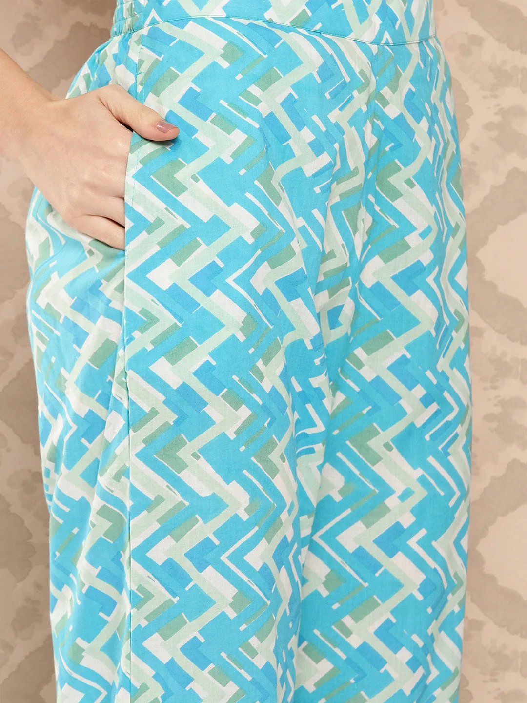 White And Blue Floral Printed Pure Cotton Kurta With Trousers