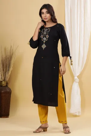 Women Black Solid Embroidered Kurta Set